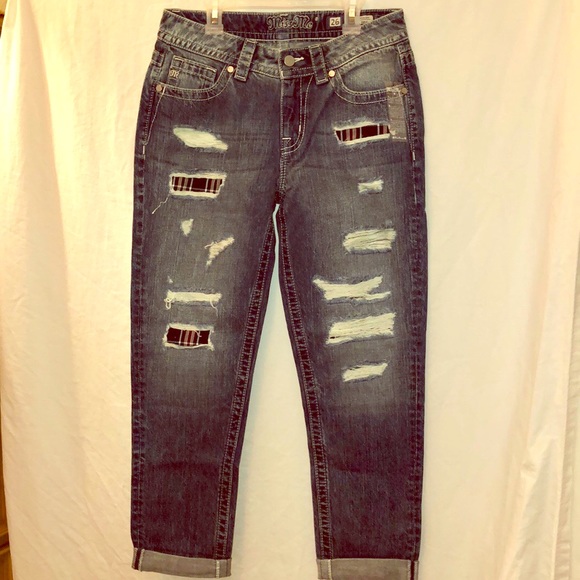 NWT Miss Me distressed/patches boyfriend crops - Picture 4 of 15